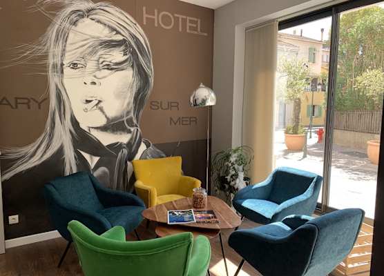 Holidays & Work HOTEL 1