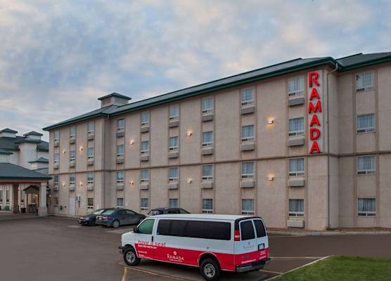 Ramada by Wyndham Red Deer Hotel & Suites 1