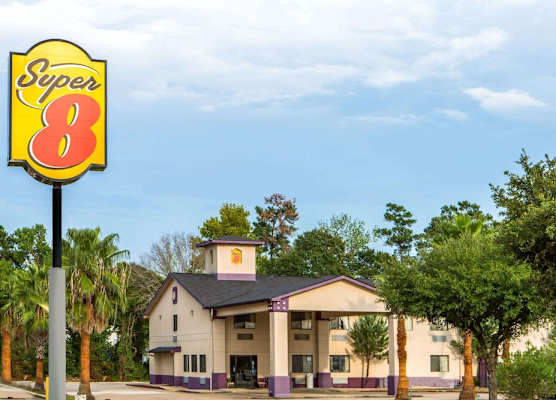 Super 8 by Wyndham Cleveland TX 1
