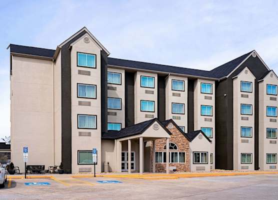 Quality Inn & Suites Robbinsville 1
