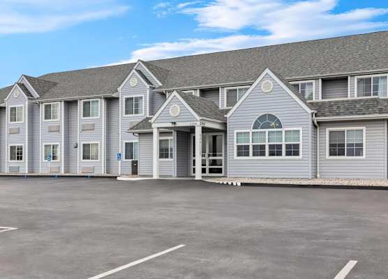 Microtel Inn & Suites by Wyndham Sainte Genevieve 1