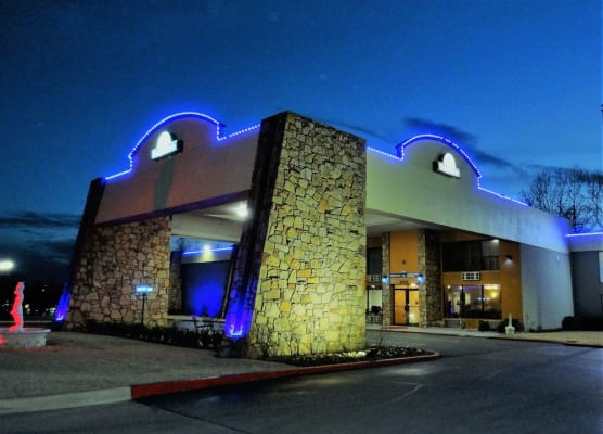 Days Inn by Wyndham Southern Hills/ORU 1