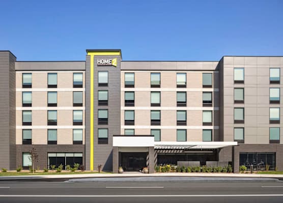 Home2 Suites By Hilton Milwaukee West 1