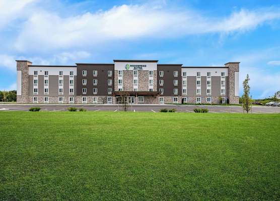 WoodSpring Suites Kansas City Airport 1