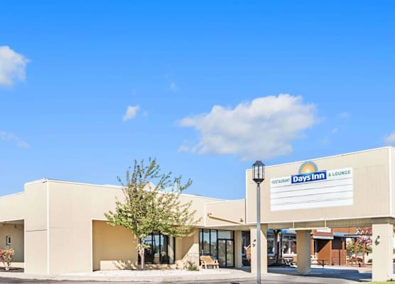 Days Inn by Wyndham Henrietta/Rochester Area 1