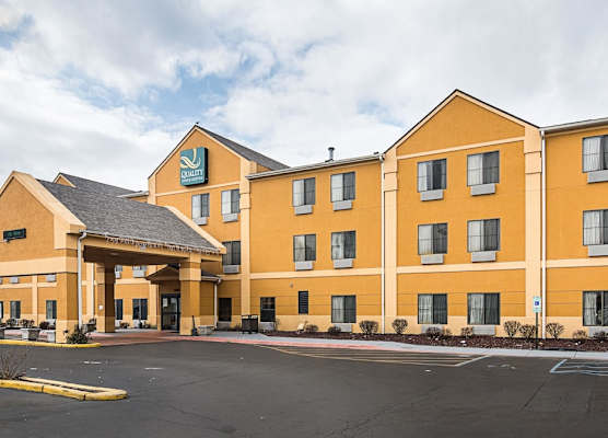 Quality Inn & Suites Harvey - Chicago Southland 1