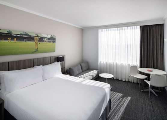 Mercure Sydney Bankstown 1