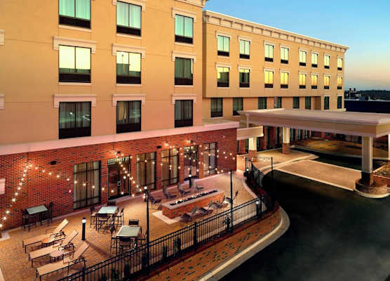 Courtyard by Marriott LaGrange 1