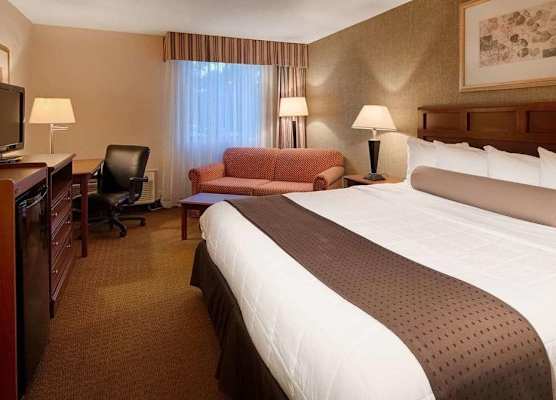Baymont Inn & Suites 1