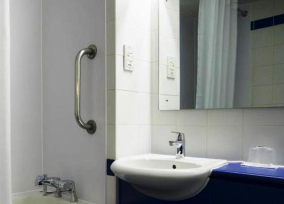 Travelodge Sheffield Central 1