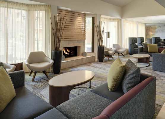 Courtyard by Marriott Indianapolis Airport 1