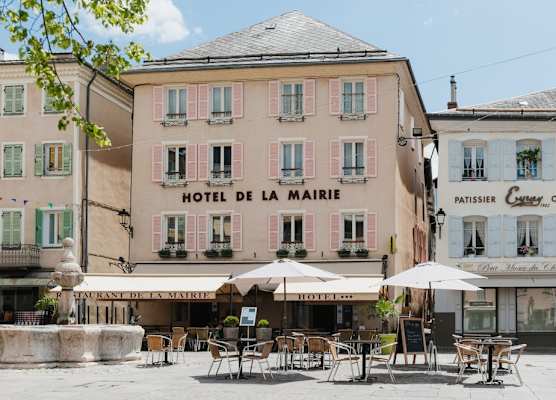 Logis - Hotel De La Mairie 1