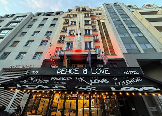 Peace & Love - Hostel 1
