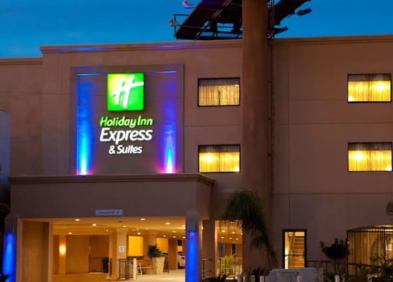 Holiday Inn Express & Suites WOODLAND HILLS by IHG 1