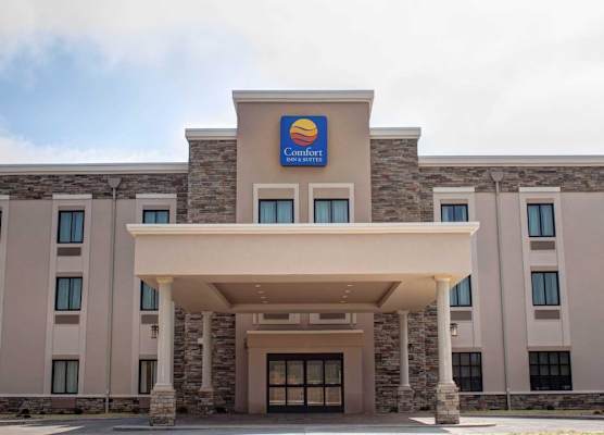Comfort Inn & Suites Caldwell 1