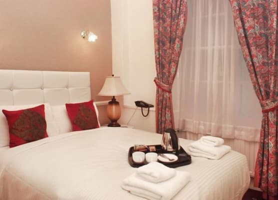 Classic Hyde Park Hotel 1