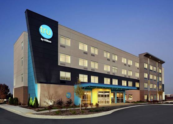 Tru By Hilton Milwaukee Brookfield 1