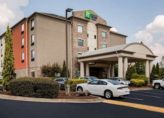 Holiday Inn Express & Suites Atlanta Southwest-Fairburn 1