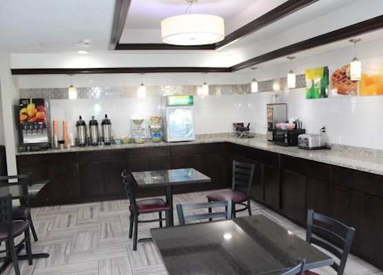 AmericInn by Wyndham Holland MI 1