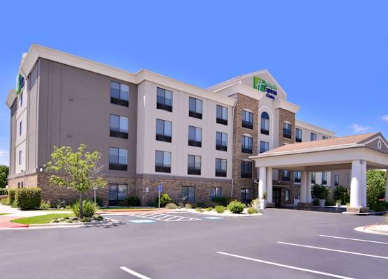 Holiday Inn Express & Suites SELMA by IHG 1