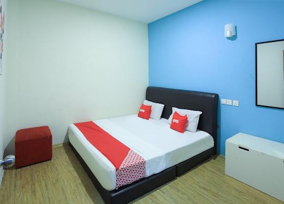 SPOT ON 90236 Zigzag Travellers Home - Hostel 1
