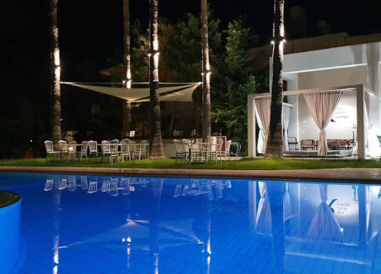 Elizabeth Suites 1