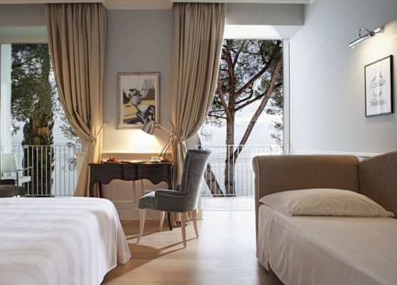 Hotel Riviera & Maximilian's 1