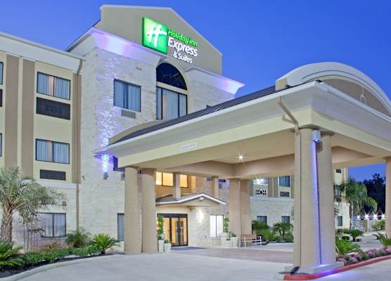 Holiday Inn Express & Suites BEAUMONT NW PARKDALE MALL by IHG 1