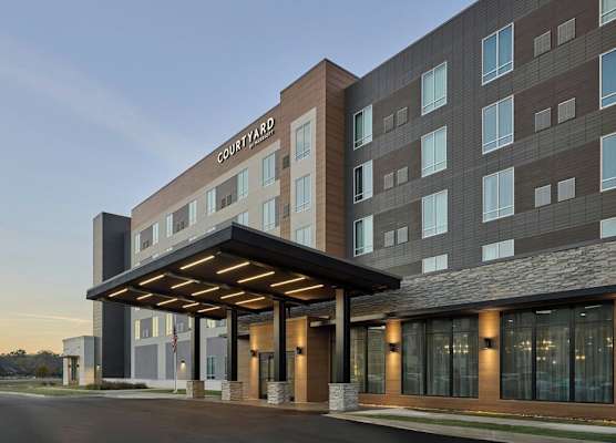 Courtyard by Marriott Madison 1