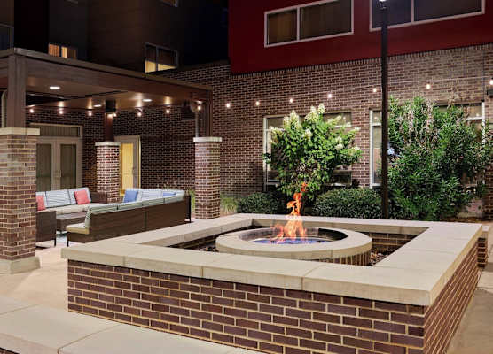 Fairfield Inn & Suites by Marriott Charlotte Airport 1