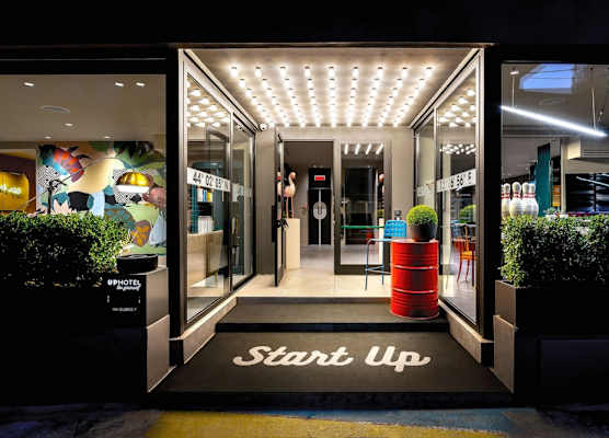 Up Hotel 1