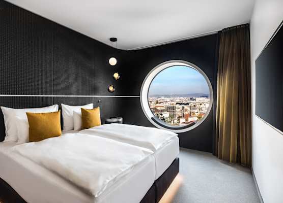 MOOONS Vienna 1