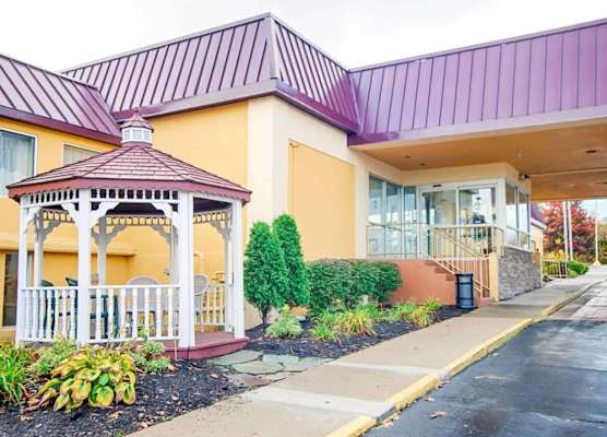 Quality Inn & Suites Syracuse Fairgrounds 1