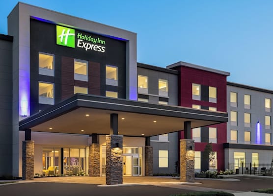 Holiday Inn Express STRATHROY by IHG 1