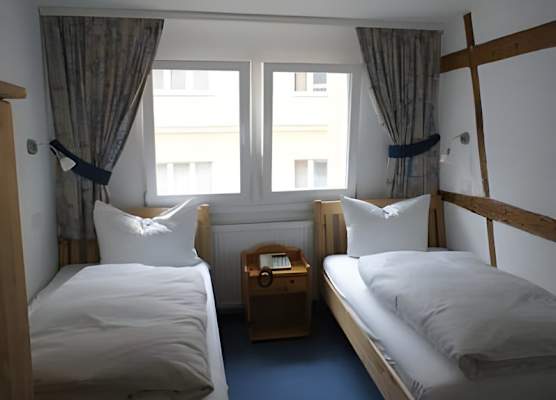 Hotel Gasthof Inselgraben garni 1