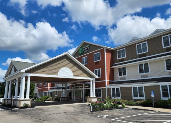 Holiday Inn Express & Suites ROCHESTER by IHG 1