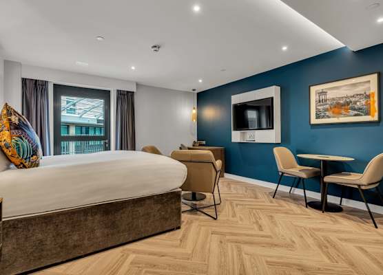 Roomzzz Edinburgh 1