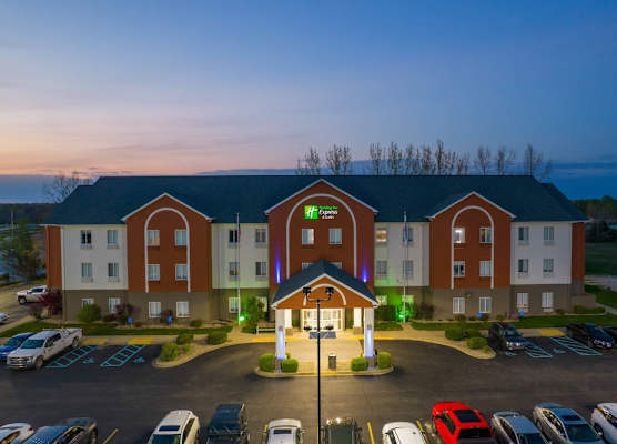 Holiday Inn Express & Suites BEDFORD by IHG 1