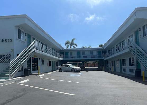 Super 8 by Wyndham Oceanside Downtown 1