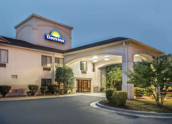 Days Inn by Wyndham Burlington East 1