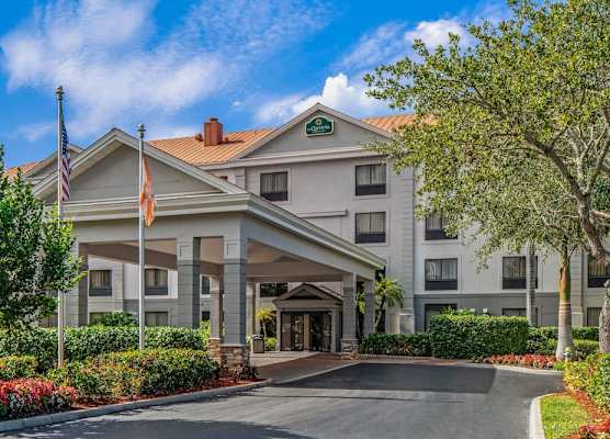 La Quinta by Wyndham Bonita Springs Naples North 1