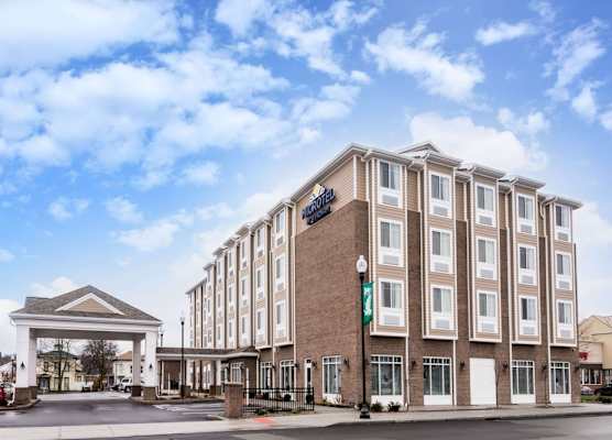 Microtel Inn & Suites by Wyndham - Penn Yan 1