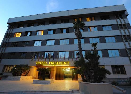Hotel President 1