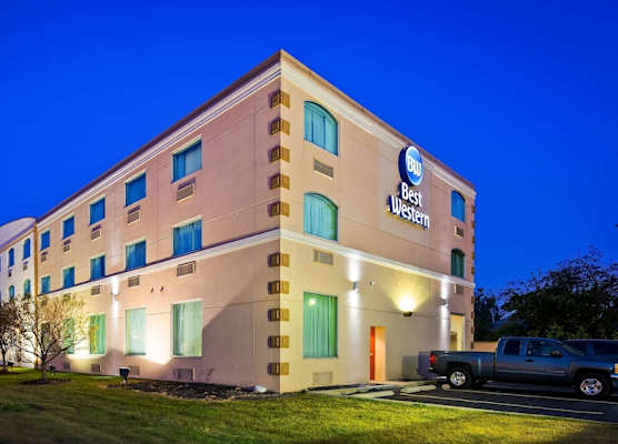 Best Western Airport Inn & Suites Cleveland 1