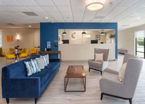 Comfort Inn & Suites Buffalo Airport 1