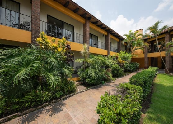 Wyndham Garden Guadalajara Expo Plaza del Sol 1