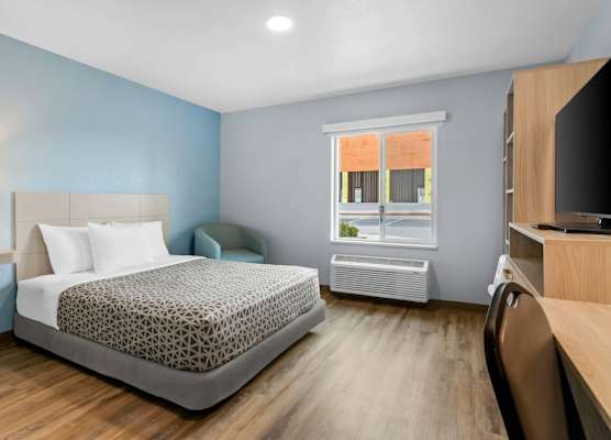 WoodSpring Suites Rogers Bentonville 1