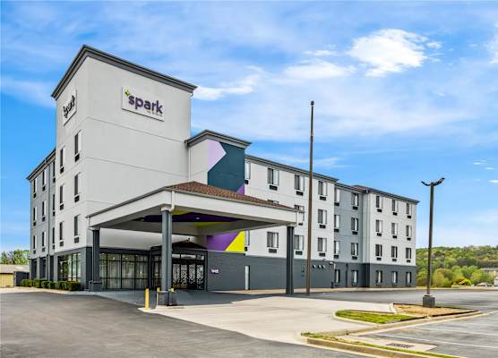 Spark by Hilton Pelham Birmingham I 65 1