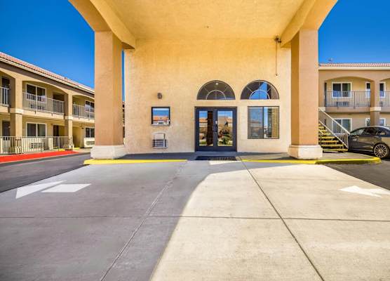 Quality Inn & Suites Hesperia-Victorville 1