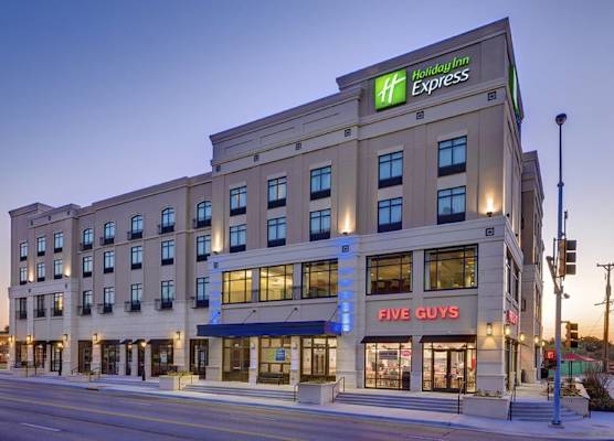 Holiday Inn Express & Suites KANSAS CITY KU MEDICAL CENTER by IHG 1